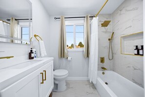 Start your adventure right with a clean, bright bathroom stocked with all you need. #travelsgvcertified