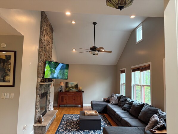 Large Family area with smart tv
