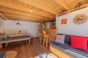 Wohn- und Esszimmer