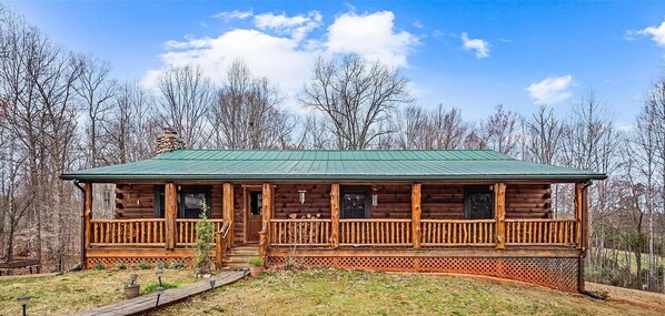 Front of cabin...Welcome!