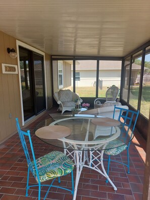 Outdoor dining