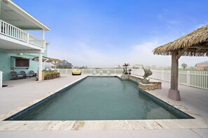 Relax by the pool & soak up the Texas sunshine