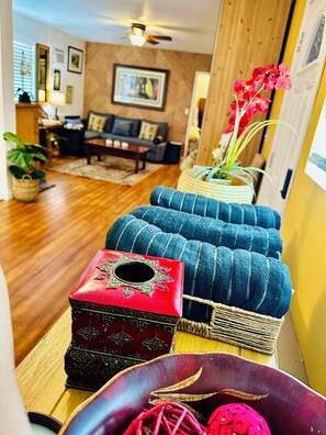 Stylish modern dream,  
Bold edgy, OC scene
Work or play, 
Comfort and flair,
