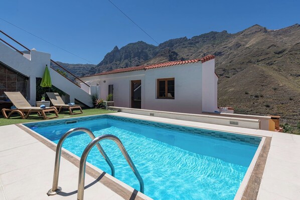 Holiday Home Swimming Pool