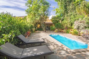 Holiday Home Swimming Pool