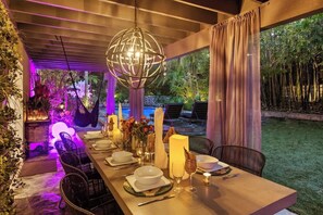 Enjoy beautiful al fresco dining on the covered outdoor patio, with amazing ambiance to create a special atmosphere.