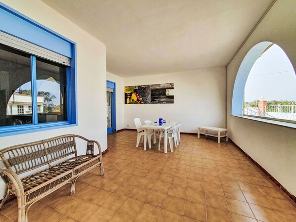 Ombre, Balcon, Hôtel, Villa, Recours, Mobilier De Jardin
