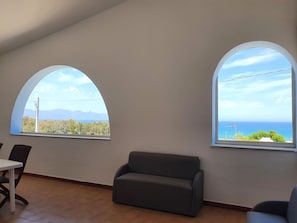 Flooring, Interior Design, Fussboden, Decke, Zimmer, Daylighting, Hartholz, Holzbeize, Lack