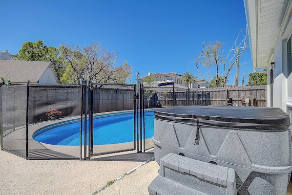 Pool or Jacuzzi? Your perfect backyard escape starts here.