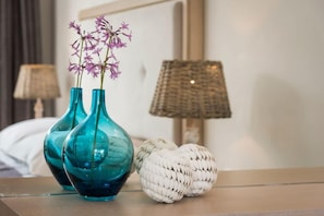 Decoration notes