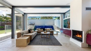 Surfside | Living room | Fireplace