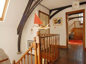 Landing leading to bedrooms
