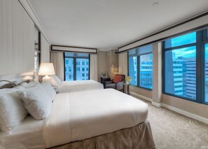 Breathtaking skyline views, where modern comfort meets panoramic cityscapes.