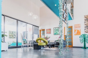 SALON