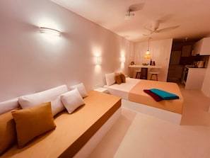 Mykonos vibes, home cinema, terrace view, top kitchen for 2–3.