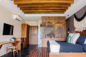 Cozy Modern Studio | King Bed | A/C | Smart TV | Work Desk!