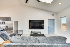 Living Room | Single-Story Home | Central A/C & Heating