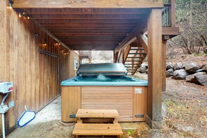 Bañera de hidromasaje al aire libre