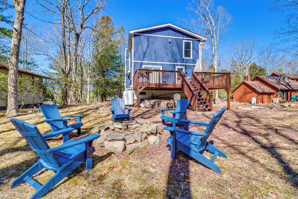 Albrightsville Vacation Rental | 3BR | 3BA | 1,800 Sq Ft | Stairs Required