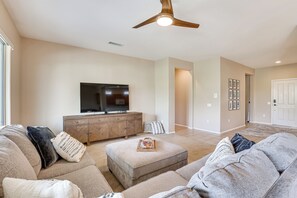 Living Room | Single-Story Home | Central Heating & A/C | Free WiFi | Smart TV