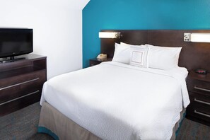 Unit with Queen size bed