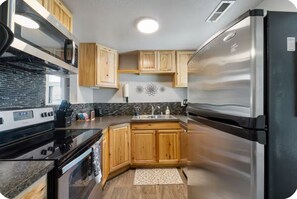 Kitchen (1)