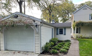 Garage Rear Entry