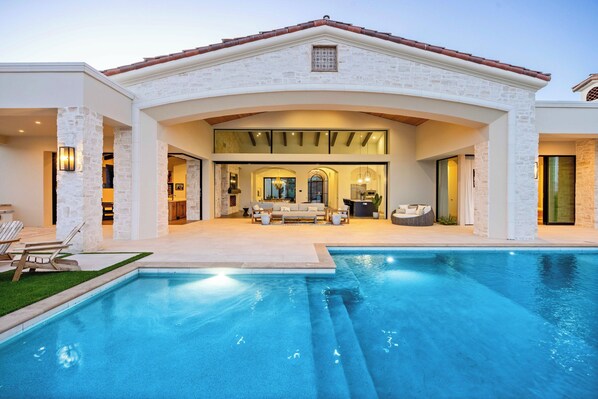Relax in pure bliss!