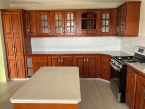 Kitchen (2)