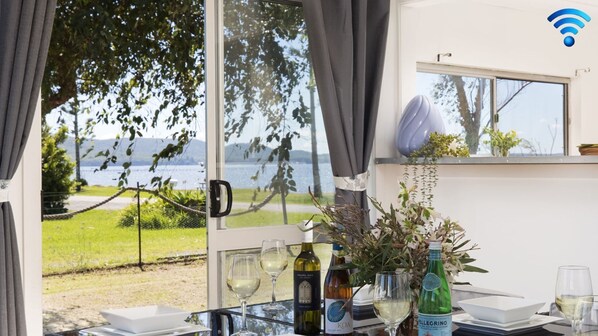 Waterfront Cottage - Dining Room