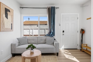 Let the sunlight pour in and the conversation flow your serene living space awaits. Reserve your escape today! #travelsgvcertified