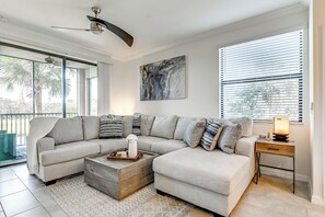 Living Room | Smart TV