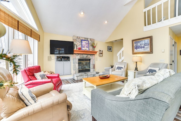 Bellaire Vacation Rental | 3BR | 2BA | Stairs Required | 1,800 Sq Ft