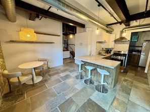 Kitchen and breakfast table