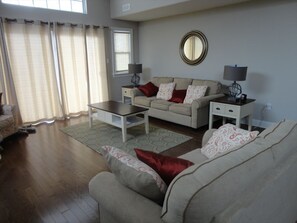 Living View 2