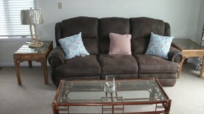 2nd floor living area