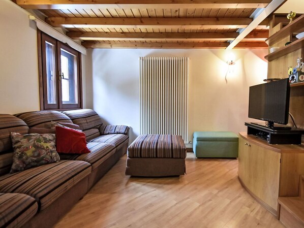 Möbel, Holz, Interior Design, Flooring, Küche, Cabinetry, Fussboden, Zimmer, Major Appliance, Schrank
