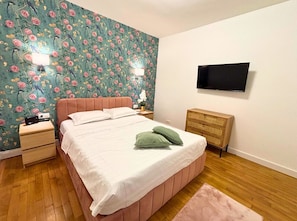 Bedroom 2 (160x200 bed)