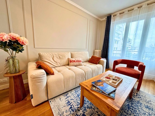 Livingroom with Balcony