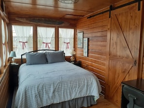 Queen bed