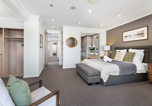 Master Bedroom, WIR & Ensuite 