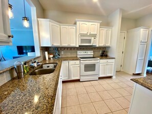 PropertyImg4