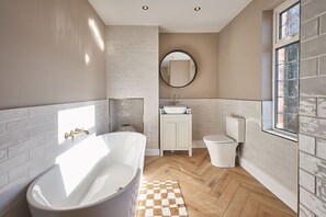 Louvaine House, Witton Gilbert - Host & Stay