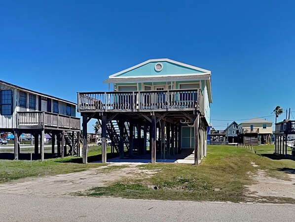 Welcome to Surfside Crab Retreat