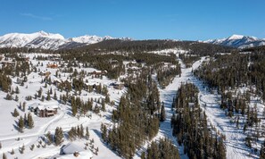 Ski-in/Ski-out Access