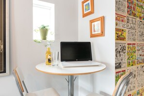 dining area apartment 3 English Oak