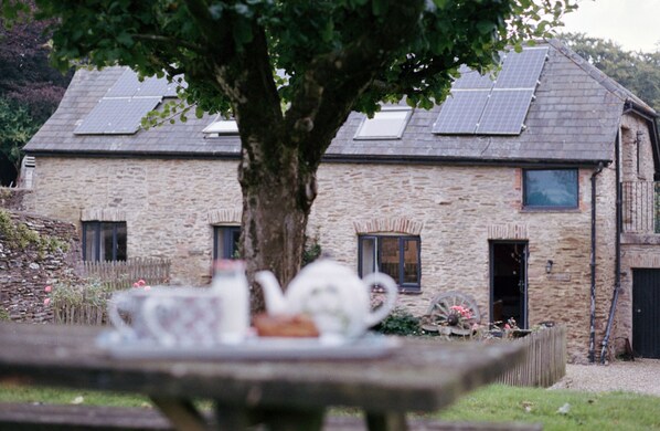 Beautiful stone cottage with large gardens