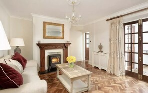 Living Room / Lounge