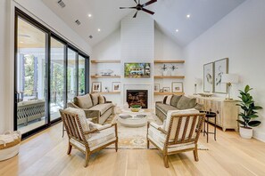Main Floor Living Area