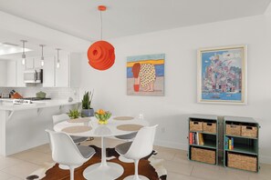 K0254 - Sonora Oasis Dinning Area